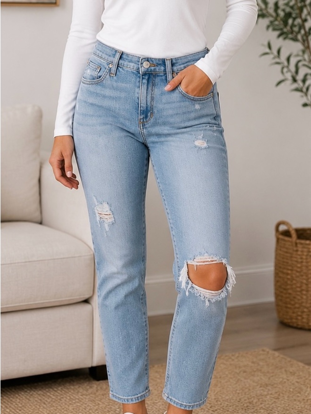 Joe's Boyfriend Jeans Size 25 Light Wash Slim Ankle Distressed Jeans